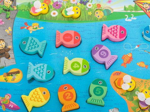 Gra drewniana rybki łowienie rybek na magnes pszczółki montessori Gra drewniana rybki łowienie rybek na magnes pszczółki montessori